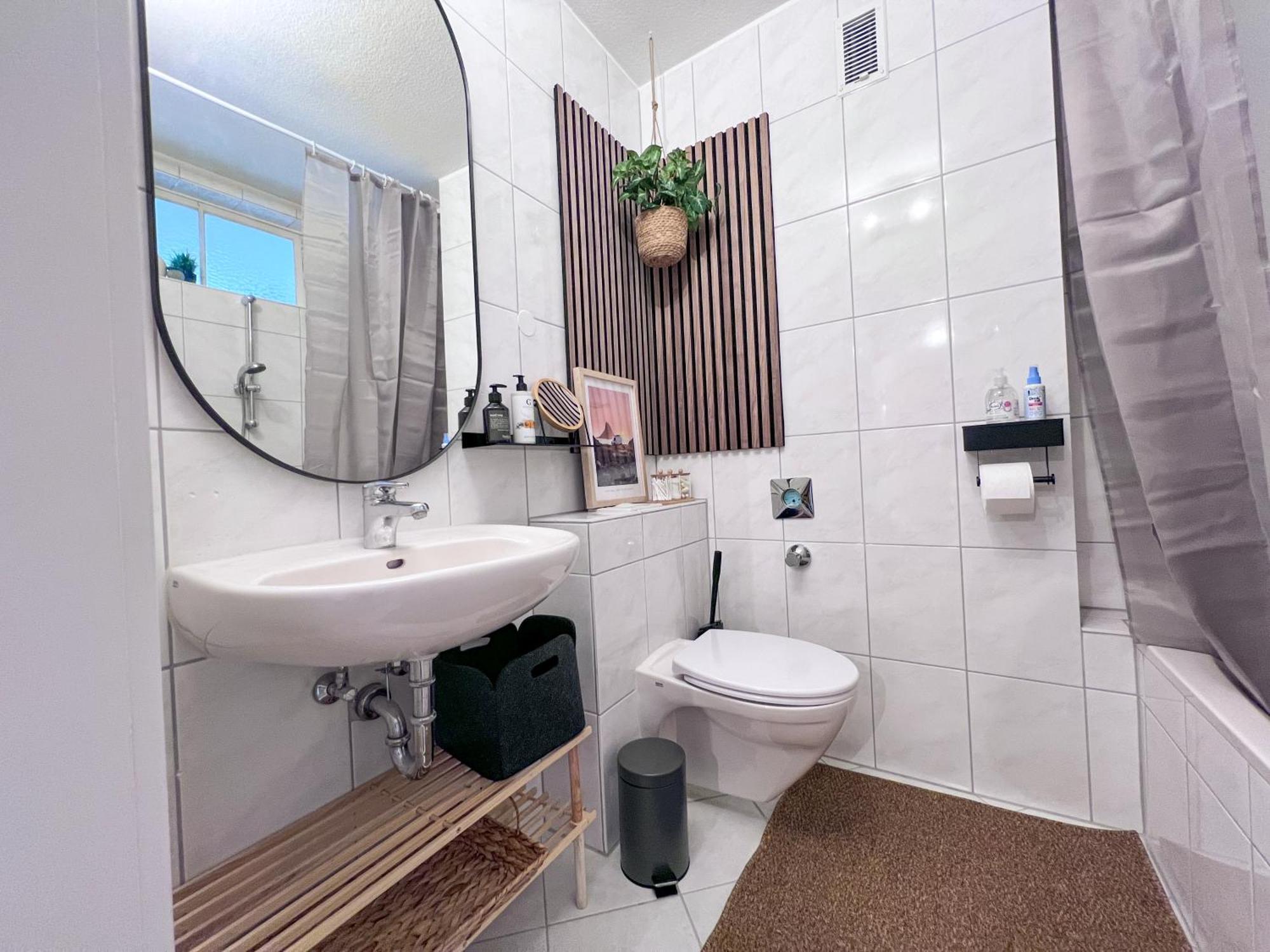 Upper Room Apartment Im Zentrum Mit Kostenfreiem Parkplatz Neustadt an der Weinstrasse Luaran gambar