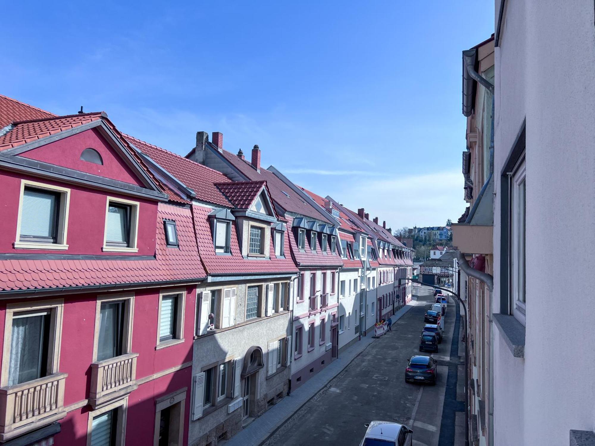 Upper Room Apartment Im Zentrum Mit Kostenfreiem Parkplatz Neustadt an der Weinstrasse Luaran gambar